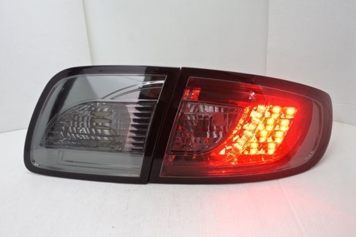 2004/06-2009/10 MAZDA 3 4門 LED升級改款樣式 薰黑 尾燈